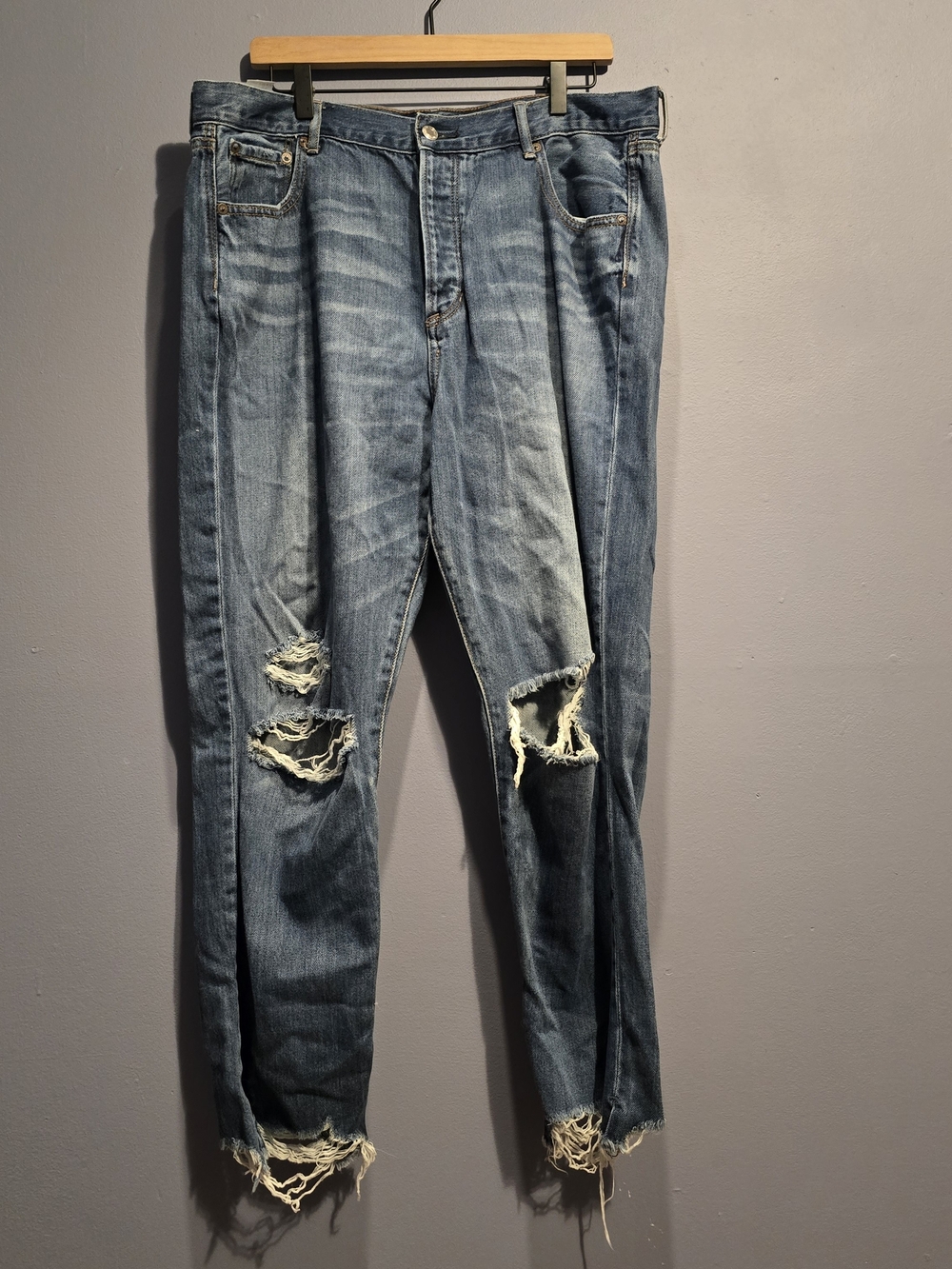 American Eagle Outfitters Light Blue Distressed Girlfriend Jeans
